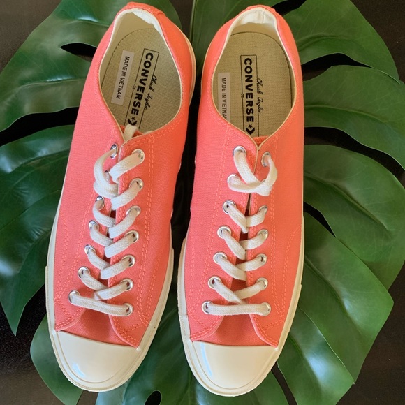 Converse Shoes - Low top Converse sneakers